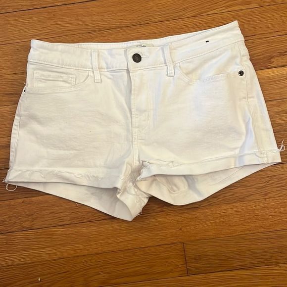 Abercrombie & Fitch Pants - A&F • Cuffed denim shorts • BOGO 50% off